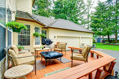 dreamstime_xs_39823535_luxury-deck_opt.jpg